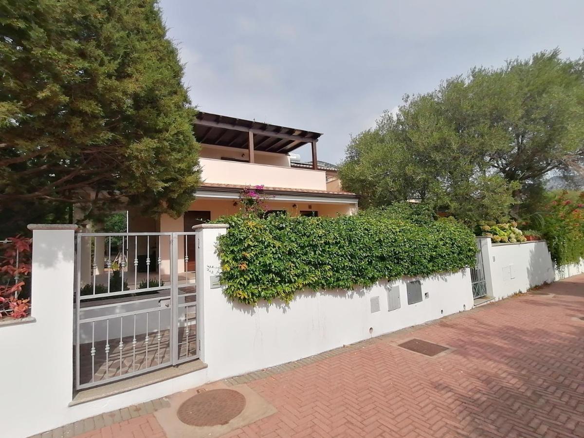 Casa Vacanze Villa Rosa Cala Gonone Eksteriør billede